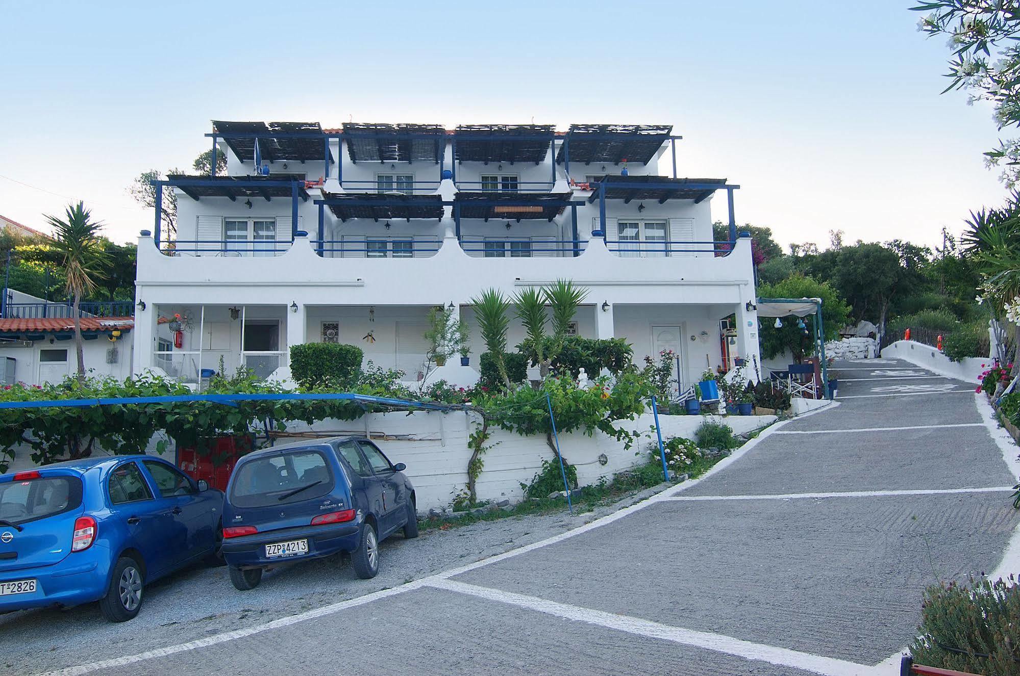 Kerveli Nafsika Villas Apartments מראה חיצוני תמונה